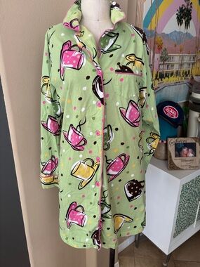 Pajamagram Nightshirt as Trisha wore in video